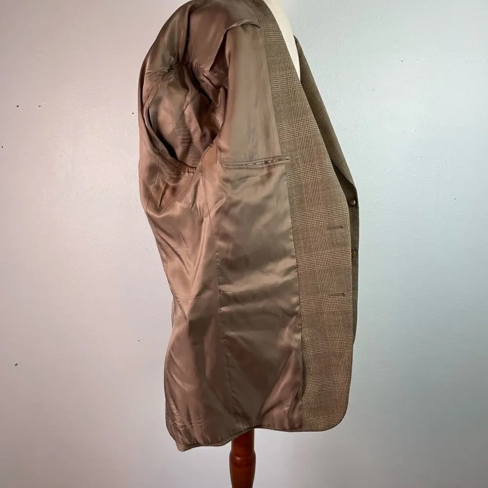 Jos. A. Banks Tan Sport Coat with Notched Lapels and Plaid Pattern Size 41R EUC